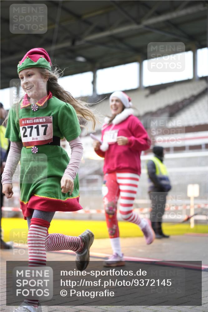 07.12.2025 - St. Pauli X-Mass-Run No. 15 Patografie http://msf.ph/oto/9372145 07.12.2025 11:48:39 Ziel 732, 1613, 1891, 1911, 1926, 1927, 1966, 1967, 2008, 2075, 2148, 2432, 2717, 2718, 3023, 3388, 3646, 3926, 4134, 4423, 4424, 4426, 4477, 4480 meine-sportfotos.de