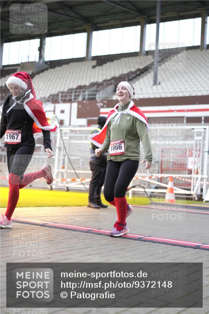 07.12.2025 - St. Pauli X-Mass-Run No. 15 Patografie http://msf.ph/oto/9372148 07.12.2025 11:48:42 Ziel 1613, 1891, 1911, 1966, 1967, 2008, 2075, 2148, 2717, 2718, 3023, 3388, 3646, 3926, 4134, 4423, 4424, 4426, 4477, 4480 meine-sportfotos.de