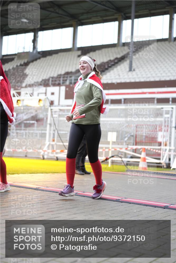 07.12.2025 - St. Pauli X-Mass-Run No. 15 Patografie http://msf.ph/oto/9372150 07.12.2025 11:48:42 Ziel 1613, 1891, 1911, 1966, 1967, 2008, 2075, 2148, 2717, 2718, 3023, 3388, 3646, 3926, 4134, 4423, 4424, 4426, 4477, 4480 meine-sportfotos.de