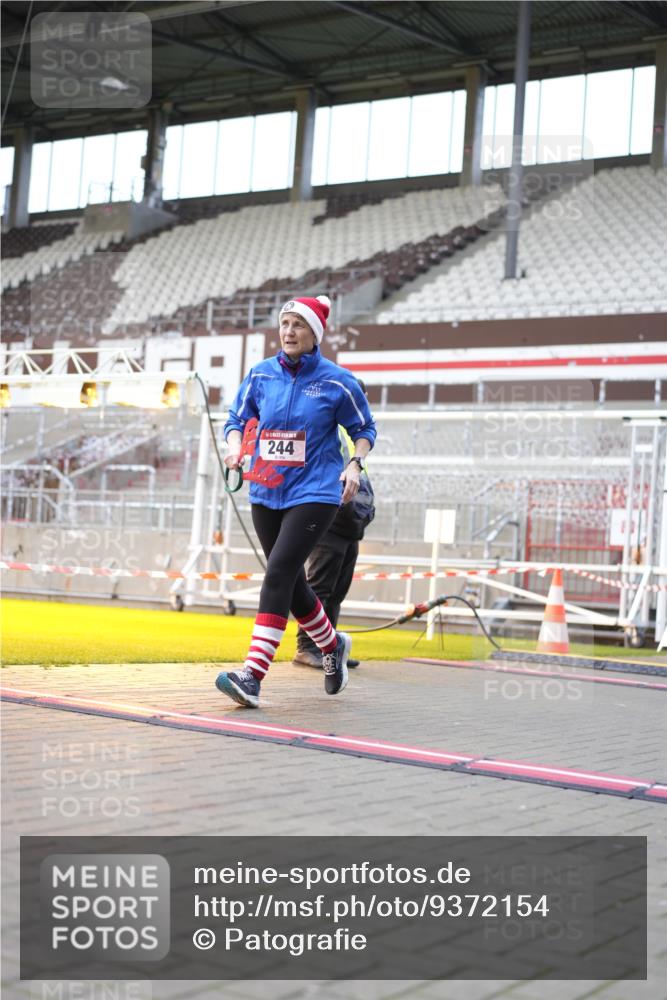 07.12.2025 - St. Pauli X-Mass-Run No. 15 Patografie http://msf.ph/oto/9372154 07.12.2025 11:48:49 Ziel 24, 146, 244, 548, 1613, 1966, 1967, 2008, 2075, 2148, 2717, 2718, 3926 meine-sportfotos.de
