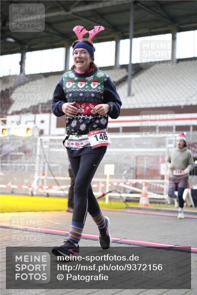 07.12.2025 - St. Pauli X-Mass-Run No. 15 Patografie http://msf.ph/oto/9372156 07.12.2025 11:48:50 Ziel 24, 146, 244, 548, 1613, 1966, 1967, 2075, 2148, 2717, 2718, 3926 meine-sportfotos.de