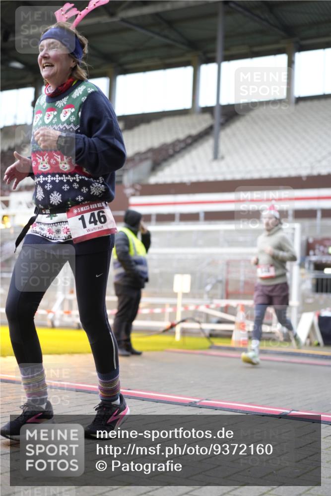 07.12.2025 - St. Pauli X-Mass-Run No. 15 Patografie http://msf.ph/oto/9372160 07.12.2025 11:48:51 Ziel 24, 146, 244, 548, 1613, 1966, 1967, 2075, 2148, 2717, 2718 meine-sportfotos.de