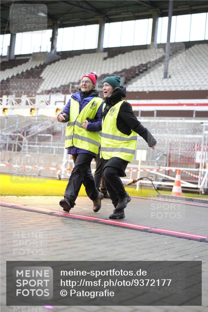 07.12.2025 - St. Pauli X-Mass-Run No. 15 Patografie http://msf.ph/oto/9372177 07.12.2025 11:49:00 Ziel 24, 146, 244, 548, 701, 703 meine-sportfotos.de