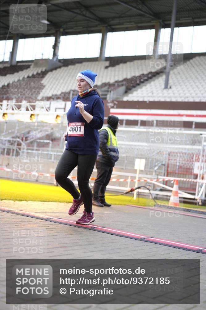 07.12.2025 - St. Pauli X-Mass-Run No. 15 Patografie http://msf.ph/oto/9372185 07.12.2025 11:49:15 Ziel 360, 1992, 1993, 4601 meine-sportfotos.de
