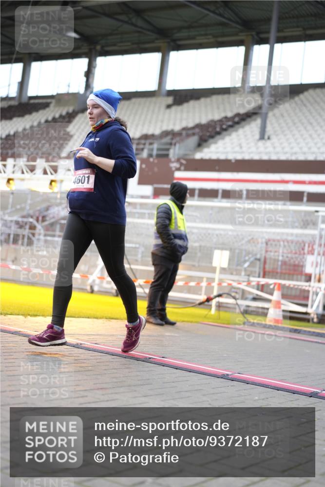 07.12.2025 - St. Pauli X-Mass-Run No. 15 Patografie http://msf.ph/oto/9372187 07.12.2025 11:49:15 Ziel 360, 1992, 1993, 4601 meine-sportfotos.de