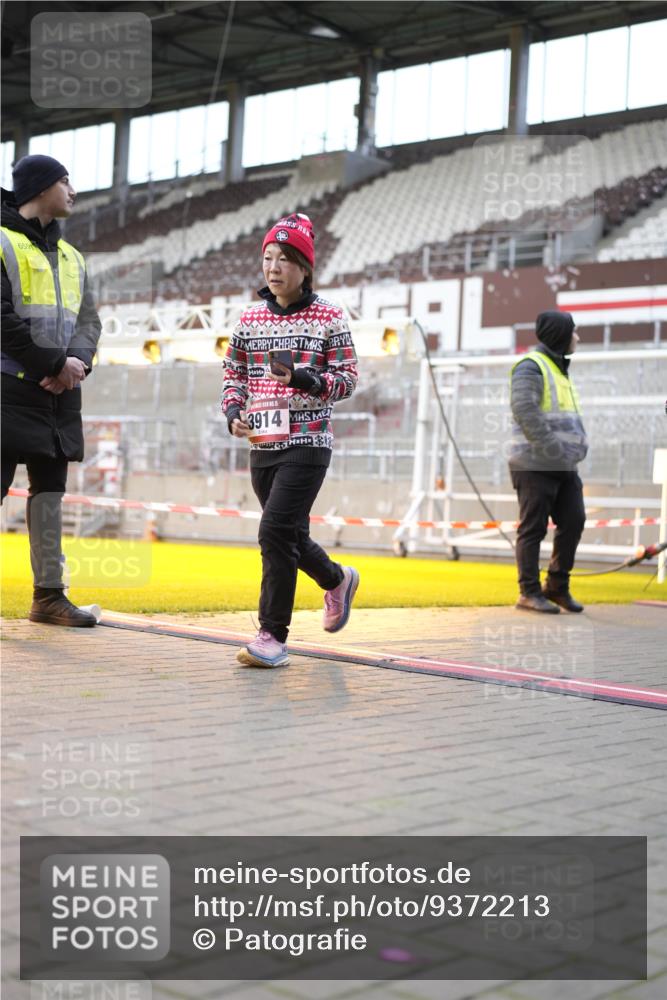 07.12.2025 - St. Pauli X-Mass-Run No. 15 Patografie http://msf.ph/oto/9372213 07.12.2025 11:49:30 Ziel 2003, 2344, 2346, 2444, 2445, 2853, 2911, 3180, 3183, 3421, 3424, 3665, 3685, 3914, 3915, 4601, 4643, 4646 meine-sportfotos.de