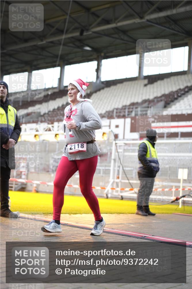 07.12.2025 - St. Pauli X-Mass-Run No. 15 Patografie http://msf.ph/oto/9372242 07.12.2025 11:50:00 Ziel 2118, 2872, 3660, 3697, 3778 meine-sportfotos.de