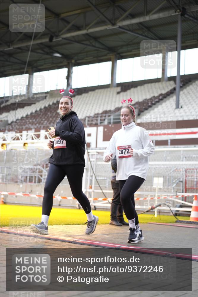 07.12.2025 - St. Pauli X-Mass-Run No. 15 Patografie http://msf.ph/oto/9372246 07.12.2025 11:50:04 Ziel 1890, 2118, 2203, 2210, 2848, 2872, 2877, 3660, 3697, 3778, 4184 meine-sportfotos.de