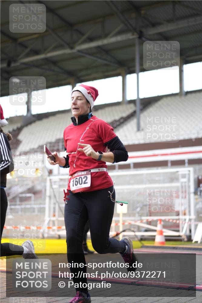 07.12.2025 - St. Pauli X-Mass-Run No. 15 Patografie http://msf.ph/oto/9372271 07.12.2025 11:50:35 Ziel 196, 206, 1599, 1602, 3913, 3958 meine-sportfotos.de