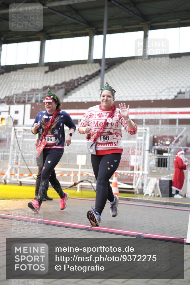 07.12.2025 - St. Pauli X-Mass-Run No. 15 Patografie http://msf.ph/oto/9372275 07.12.2025 11:50:38 Ziel 196, 206, 1599, 1602, 3639, 3913, 3958 meine-sportfotos.de