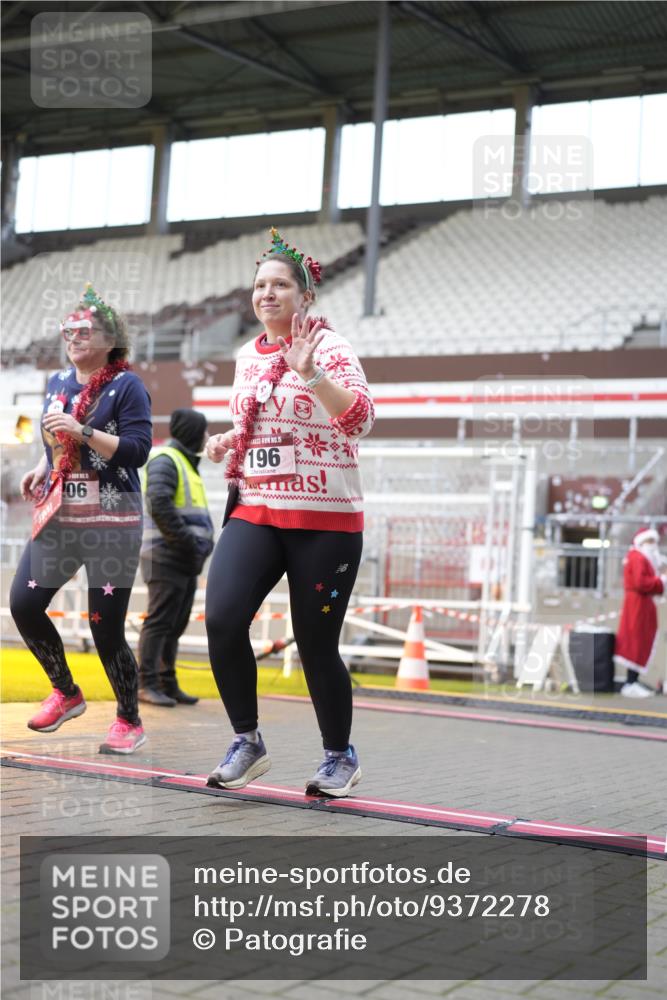 07.12.2025 - St. Pauli X-Mass-Run No. 15 Patografie http://msf.ph/oto/9372278 07.12.2025 11:50:39 Ziel 196, 206, 1599, 1602, 3639, 3913, 3958 meine-sportfotos.de