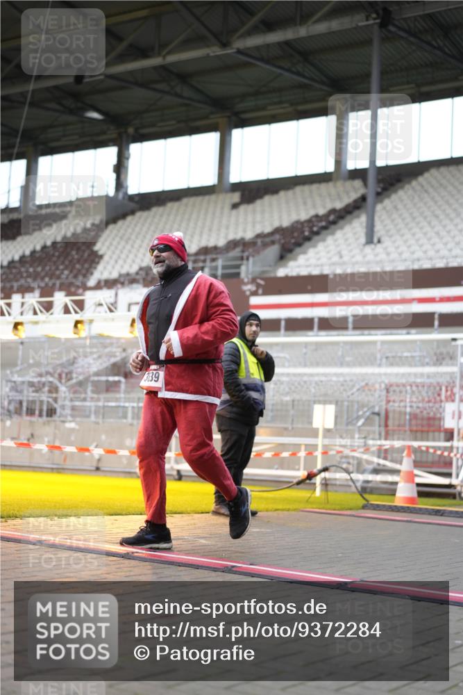 07.12.2025 - St. Pauli X-Mass-Run No. 15 Patografie http://msf.ph/oto/9372284 07.12.2025 11:50:43 Ziel 196, 206, 1599, 1602, 3639, 3913, 3958 meine-sportfotos.de