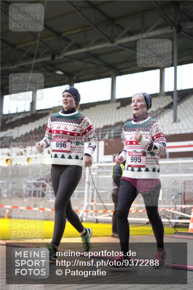 07.12.2025 - St. Pauli X-Mass-Run No. 15 Patografie http://msf.ph/oto/9372288 07.12.2025 11:50:54 Ziel 995, 996, 2547, 2548, 3616, 3618, 3639 meine-sportfotos.de