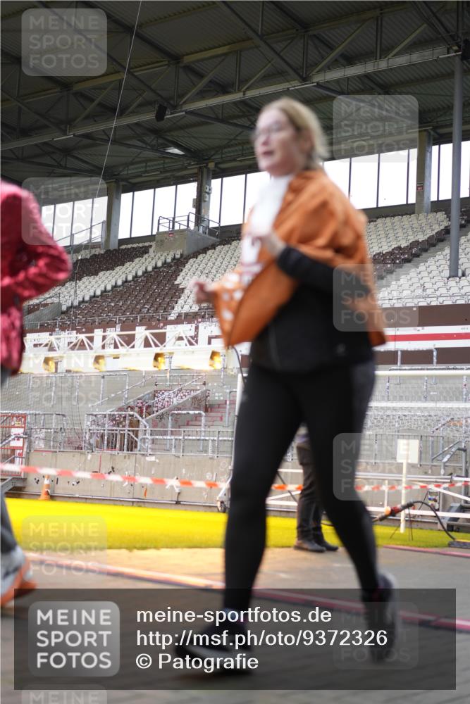 07.12.2025 - St. Pauli X-Mass-Run No. 15 Patografie http://msf.ph/oto/9372326 07.12.2025 11:51:21 Ziel 2374, 2585, 2589, 2670, 3116, 3449, 3451, 3959, 4340, 4609 meine-sportfotos.de