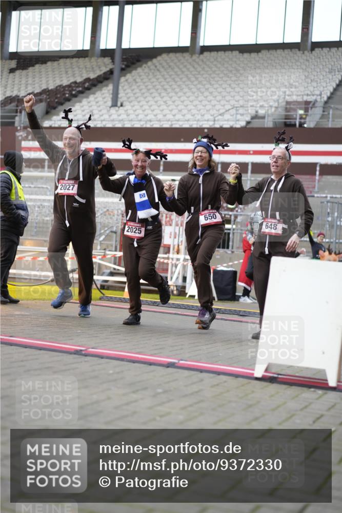 07.12.2025 - St. Pauli X-Mass-Run No. 15 Patografie http://msf.ph/oto/9372330 07.12.2025 11:51:28 Ziel 648, 650, 2025, 2027, 2374, 2585, 2589, 3116, 3449, 3451, 3875, 3959, 4340, 4602, 4609, 4610 meine-sportfotos.de