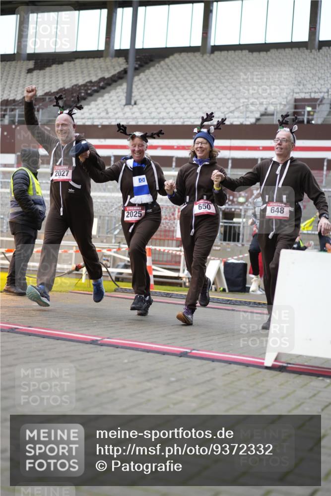 07.12.2025 - St. Pauli X-Mass-Run No. 15 Patografie http://msf.ph/oto/9372332 07.12.2025 11:51:28 Ziel 648, 650, 2025, 2027, 2374, 2585, 2589, 3116, 3449, 3451, 3875, 3959, 4340, 4602, 4609, 4610 meine-sportfotos.de