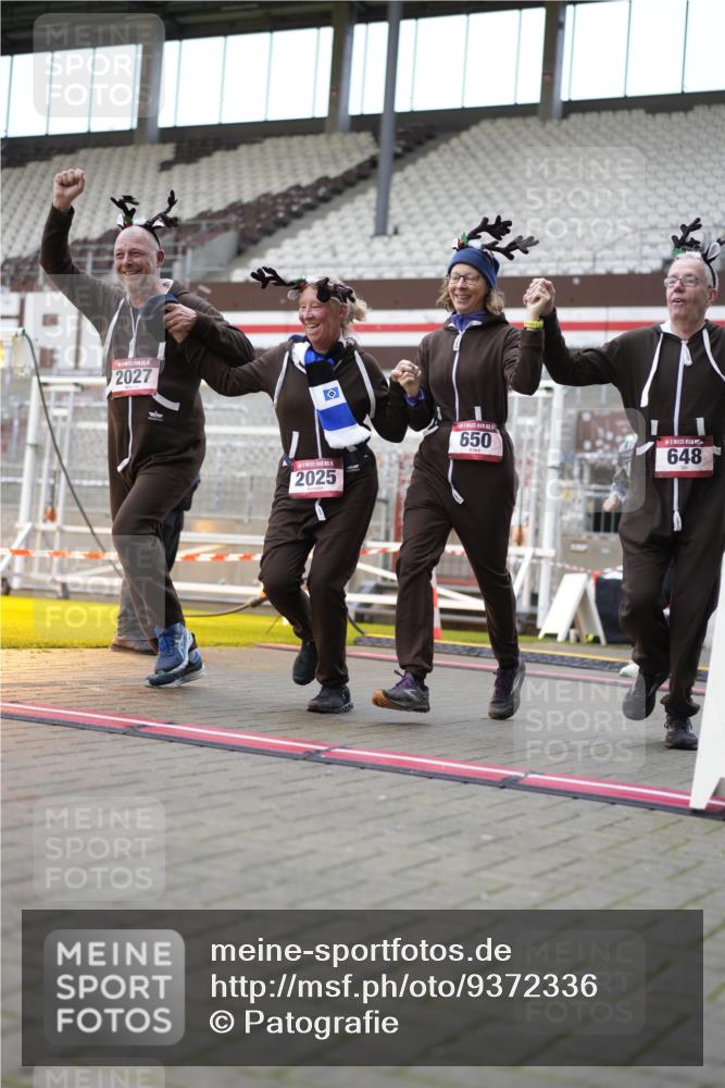 07.12.2025 - St. Pauli X-Mass-Run No. 15 Patografie http://msf.ph/oto/9372336 07.12.2025 11:51:28 Ziel 648, 650, 2025, 2027, 2374, 2585, 2589, 3116, 3449, 3451, 3875, 3959, 4340, 4602, 4609, 4610 meine-sportfotos.de
