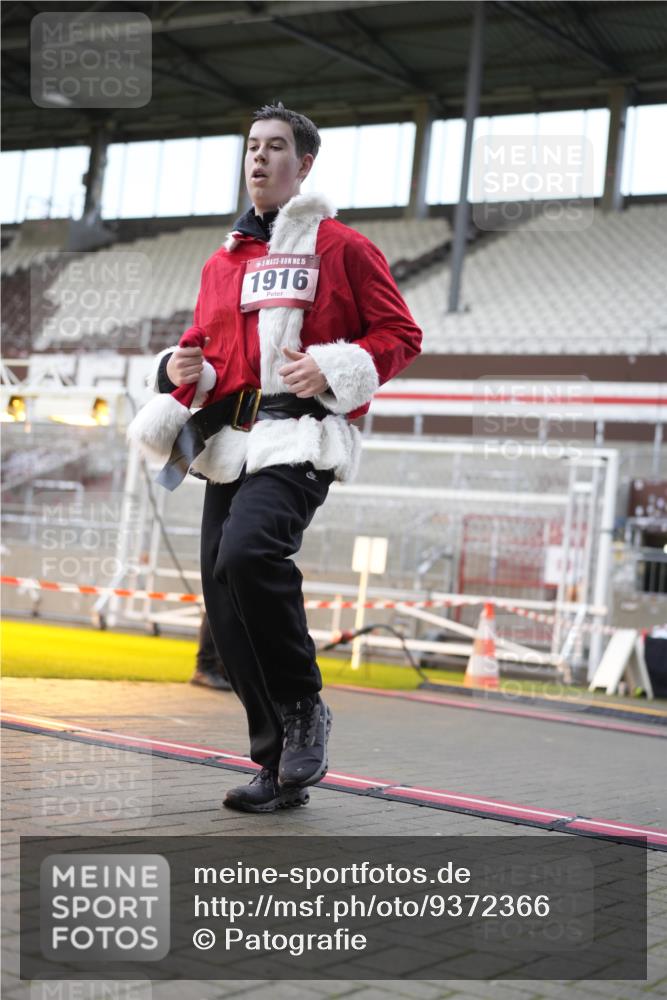 07.12.2025 - St. Pauli X-Mass-Run No. 15 Patografie http://msf.ph/oto/9372366 07.12.2025 11:51:48 Ziel 1916, 3583, 3790, 3794, 3795, 3853, 4602, 4610 meine-sportfotos.de