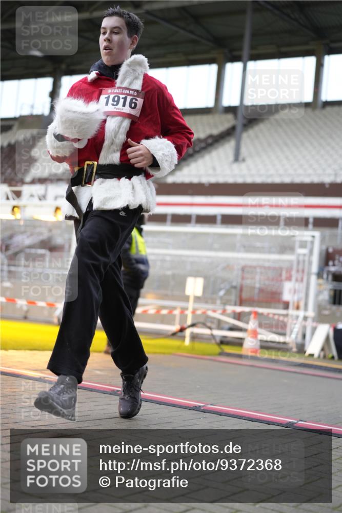 07.12.2025 - St. Pauli X-Mass-Run No. 15 Patografie http://msf.ph/oto/9372368 07.12.2025 11:51:48 Ziel 1916, 3583, 3790, 3794, 3795, 3853, 4602, 4610 meine-sportfotos.de