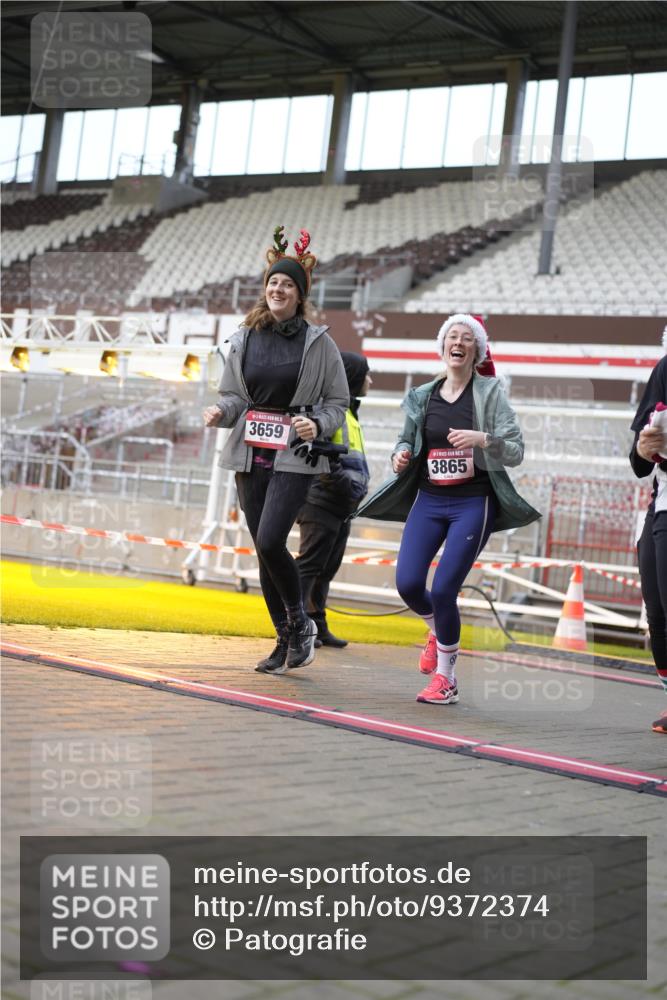 07.12.2025 - St. Pauli X-Mass-Run No. 15 Patografie http://msf.ph/oto/9372374 07.12.2025 11:52:01 Ziel 1916, 2121, 3445, 3583, 3648, 3650, 3659, 3865 meine-sportfotos.de