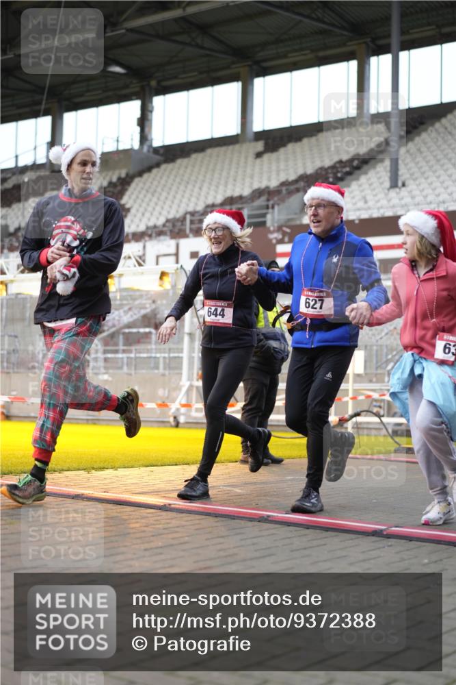 07.12.2025 - St. Pauli X-Mass-Run No. 15 Patografie http://msf.ph/oto/9372388 07.12.2025 11:52:13 Ziel 620, 627, 644, 2121, 3276, 3280, 3648, 3650, 3659, 3865 meine-sportfotos.de