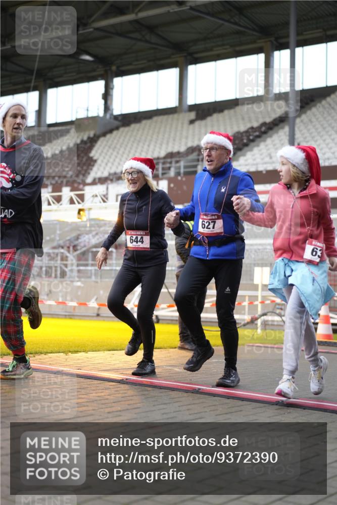 07.12.2025 - St. Pauli X-Mass-Run No. 15 Patografie http://msf.ph/oto/9372390 07.12.2025 11:52:13 Ziel 620, 627, 644, 2121, 3276, 3280, 3648, 3650, 3659, 3865 meine-sportfotos.de