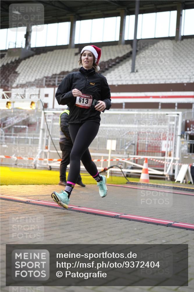 07.12.2025 - St. Pauli X-Mass-Run No. 15 Patografie http://msf.ph/oto/9372404 07.12.2025 11:52:20 Ziel 613, 618, 620, 627, 644, 3276, 3280, 3886 meine-sportfotos.de