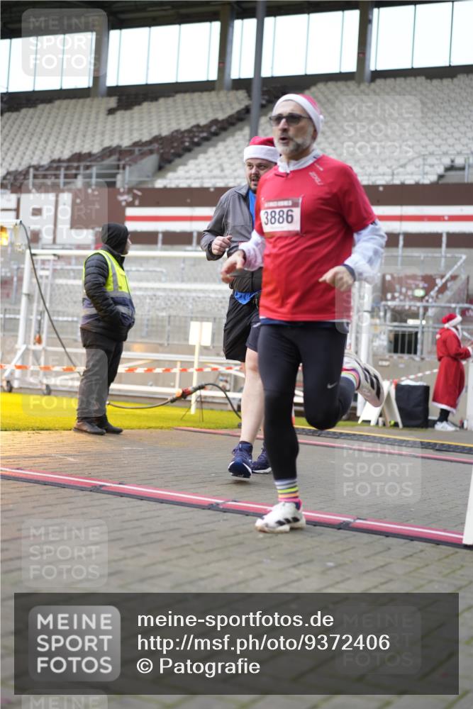 07.12.2025 - St. Pauli X-Mass-Run No. 15 Patografie http://msf.ph/oto/9372406 07.12.2025 11:52:23 Ziel 613, 618, 620, 627, 644, 3276, 3280, 3886 meine-sportfotos.de