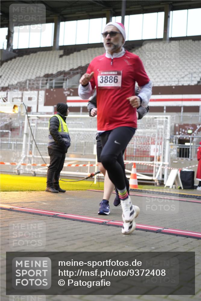 07.12.2025 - St. Pauli X-Mass-Run No. 15 Patografie http://msf.ph/oto/9372408 07.12.2025 11:52:23 Ziel 613, 618, 620, 627, 644, 3276, 3280, 3886 meine-sportfotos.de