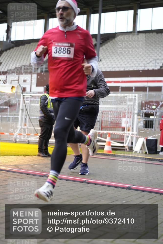 07.12.2025 - St. Pauli X-Mass-Run No. 15 Patografie http://msf.ph/oto/9372410 07.12.2025 11:52:23 Ziel 613, 618, 620, 627, 644, 3276, 3280, 3886 meine-sportfotos.de
