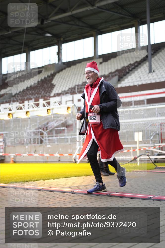 07.12.2025 - St. Pauli X-Mass-Run No. 15 Patografie http://msf.ph/oto/9372420 07.12.2025 11:52:37 Ziel 618, 982, 2862, 3886, 4612 meine-sportfotos.de