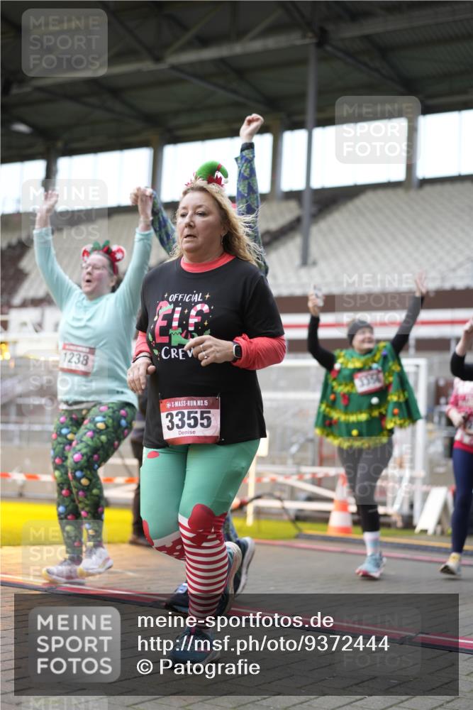 07.12.2025 - St. Pauli X-Mass-Run No. 15 Patografie http://msf.ph/oto/9372444 07.12.2025 11:53:03 Ziel 104, 524, 1238, 1239, 1289, 1290, 1467, 1592, 1803, 2685, 2735, 2966, 3006, 3355, 3356, 3749, 3750 meine-sportfotos.de