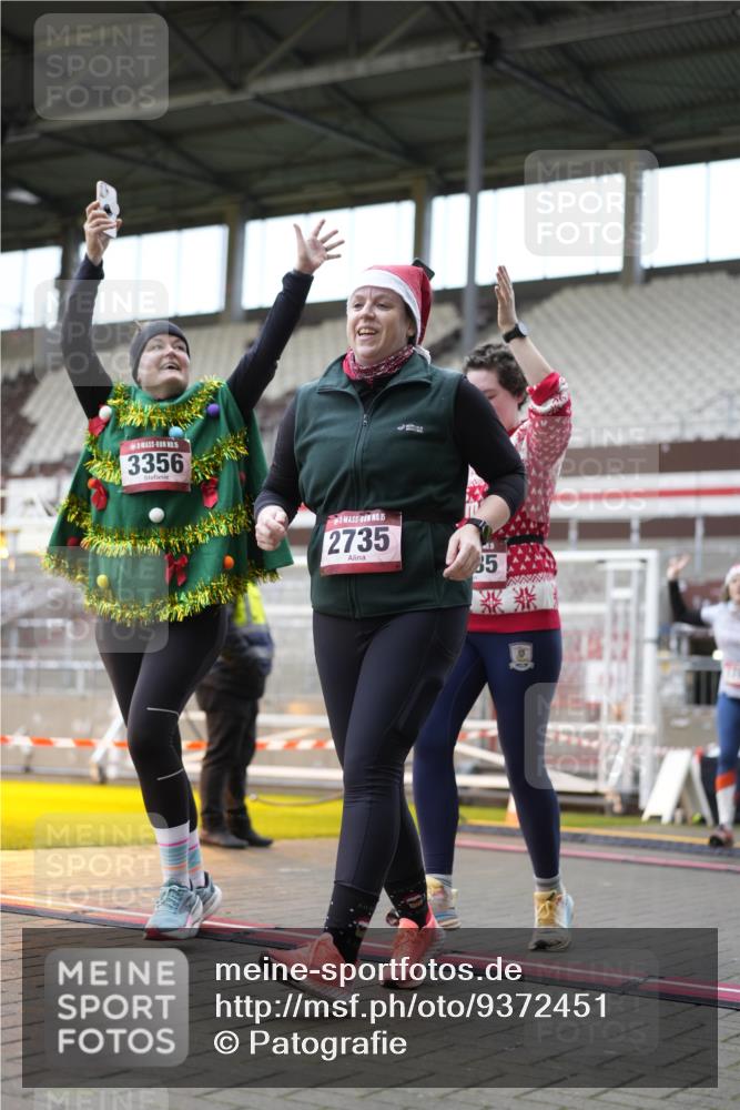 07.12.2025 - St. Pauli X-Mass-Run No. 15 Patografie http://msf.ph/oto/9372451 07.12.2025 11:53:04 Ziel 104, 524, 1238, 1239, 1289, 1290, 1467, 1592, 1803, 2685, 2735, 2966, 3006, 3355, 3356, 3749, 3750 meine-sportfotos.de