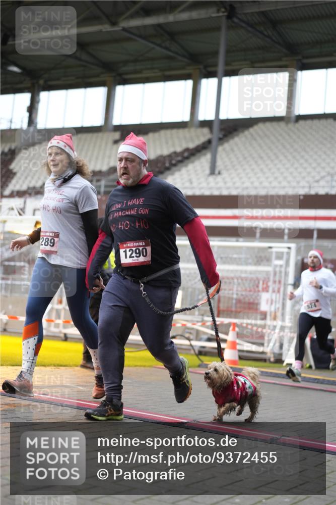 07.12.2025 - St. Pauli X-Mass-Run No. 15 Patografie http://msf.ph/oto/9372455 07.12.2025 11:53:06 Ziel 104, 524, 1238, 1239, 1289, 1290, 1803, 2685, 2735, 2966, 3006, 3355, 3356, 3749, 3750, 4248 meine-sportfotos.de