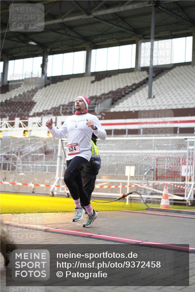 07.12.2025 - St. Pauli X-Mass-Run No. 15 Patografie http://msf.ph/oto/9372458 07.12.2025 11:53:07 Ziel 104, 524, 1238, 1239, 1289, 1290, 1803, 2685, 2735, 2966, 3006, 3355, 3356, 3749, 3750, 4248 meine-sportfotos.de