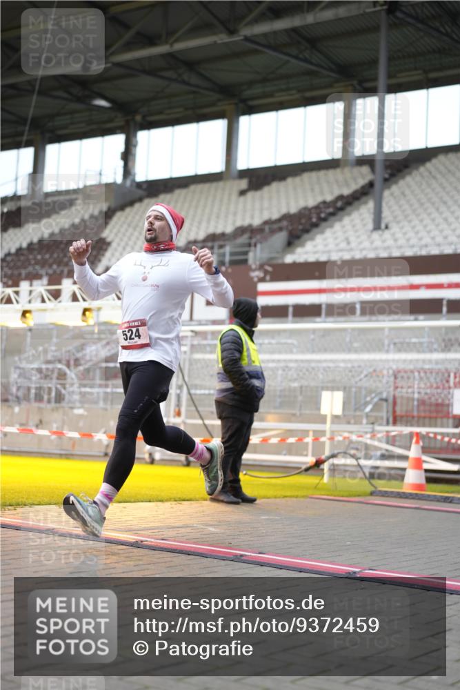 07.12.2025 - St. Pauli X-Mass-Run No. 15 Patografie http://msf.ph/oto/9372459 07.12.2025 11:53:08 Ziel 104, 524, 1238, 1239, 1289, 1290, 1803, 2685, 2735, 2966, 3006, 3355, 3356, 3749, 3750, 4248 meine-sportfotos.de
