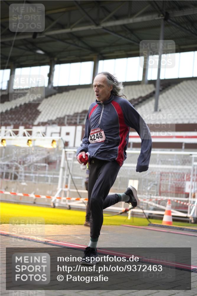 07.12.2025 - St. Pauli X-Mass-Run No. 15 Patografie http://msf.ph/oto/9372463 07.12.2025 11:53:11 Ziel 104, 524, 1238, 1239, 1289, 1290, 1803, 2685, 2735, 2966, 3006, 3355, 3356, 3749, 3750, 4248 meine-sportfotos.de