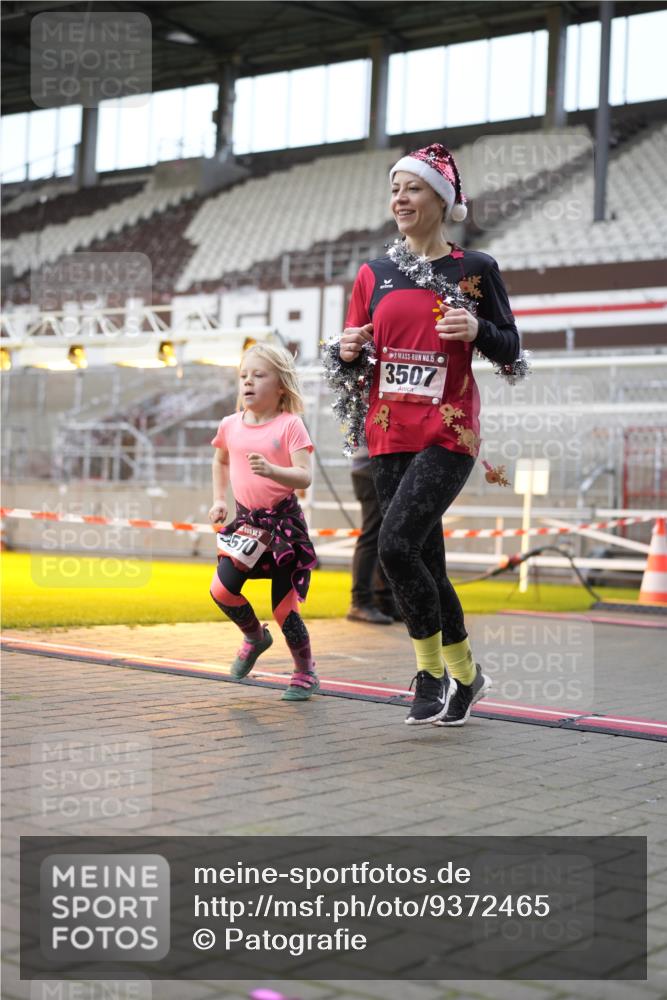 07.12.2025 - St. Pauli X-Mass-Run No. 15 Patografie http://msf.ph/oto/9372465 07.12.2025 11:53:45 Ziel 283, 287, 3249, 3507, 3510 meine-sportfotos.de