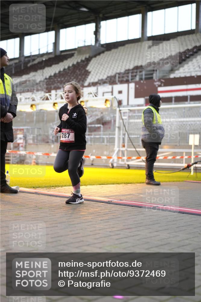 07.12.2025 - St. Pauli X-Mass-Run No. 15 Patografie http://msf.ph/oto/9372469 07.12.2025 11:53:47 Ziel 283, 287, 3249, 3507, 3510 meine-sportfotos.de