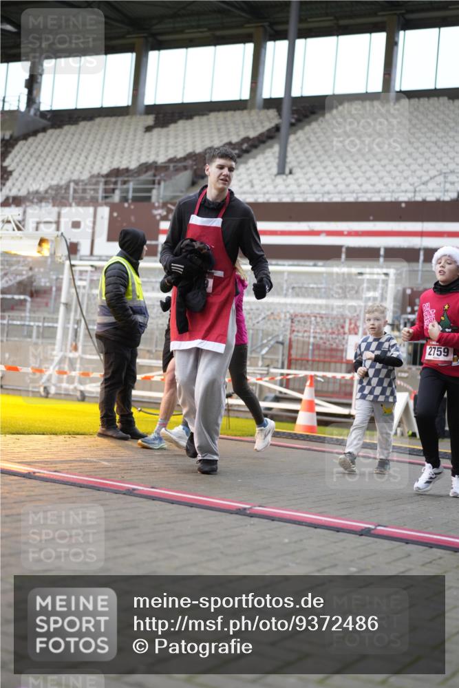 07.12.2025 - St. Pauli X-Mass-Run No. 15 Patografie http://msf.ph/oto/9372486 07.12.2025 11:53:57 Ziel 283, 287, 2229, 2625, 2626, 2629, 2759, 3031, 3249, 3418, 3507, 3510 meine-sportfotos.de