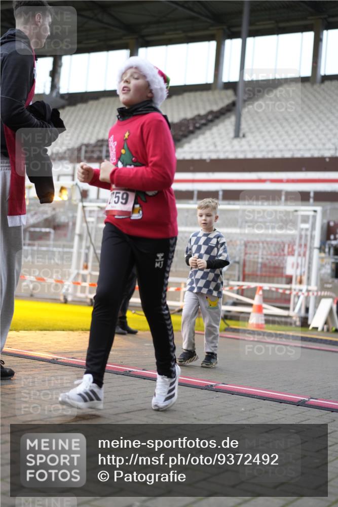 07.12.2025 - St. Pauli X-Mass-Run No. 15 Patografie http://msf.ph/oto/9372492 07.12.2025 11:53:58 Ziel 283, 287, 2229, 2625, 2626, 2629, 2759, 3031, 3249, 3418, 3507, 3510 meine-sportfotos.de