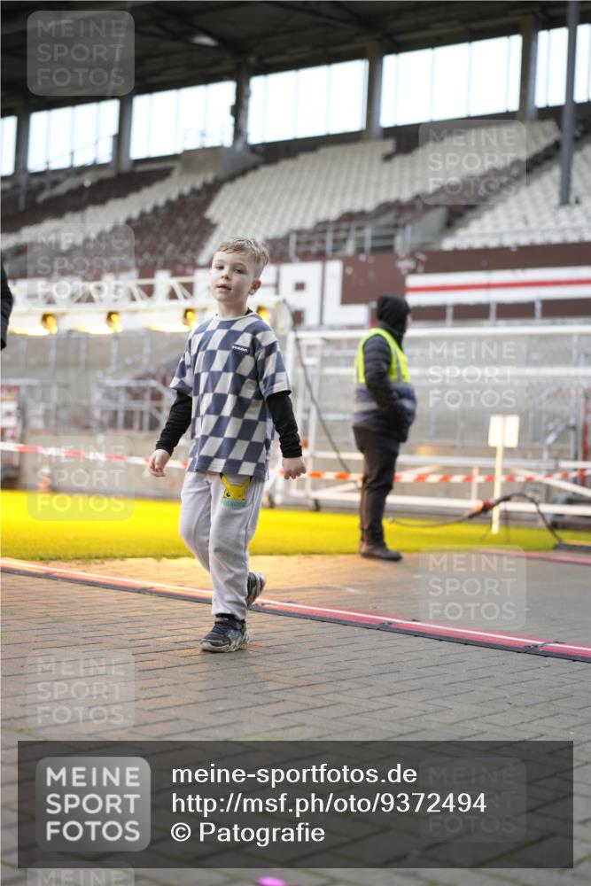 07.12.2025 - St. Pauli X-Mass-Run No. 15 Patografie http://msf.ph/oto/9372494 07.12.2025 11:54:00 Ziel 283, 287, 2229, 2625, 2626, 2629, 2759, 2963, 2970, 3031, 3249, 3418, 3507, 3510 meine-sportfotos.de