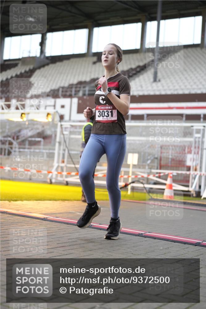 07.12.2025 - St. Pauli X-Mass-Run No. 15 Patografie http://msf.ph/oto/9372500 07.12.2025 11:54:02 Ziel 283, 2229, 2625, 2626, 2629, 2759, 2963, 2970, 3031, 3249, 3418 meine-sportfotos.de