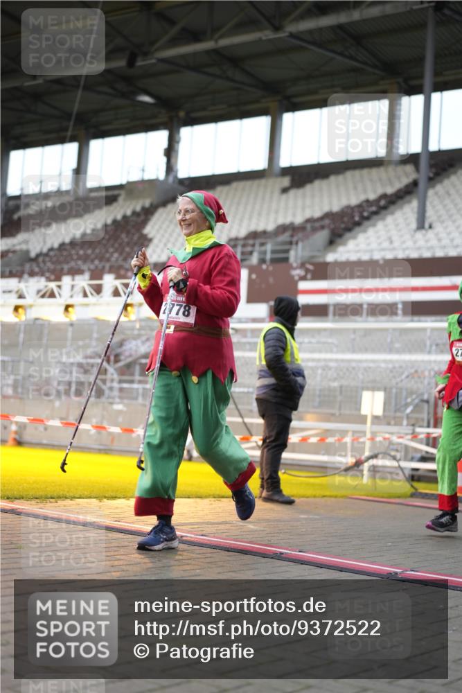 07.12.2025 - St. Pauli X-Mass-Run No. 15 Patografie http://msf.ph/oto/9372522 07.12.2025 11:54:28 Ziel 1331, 1784, 2775, 2778, 2782, 2783, 3446 meine-sportfotos.de