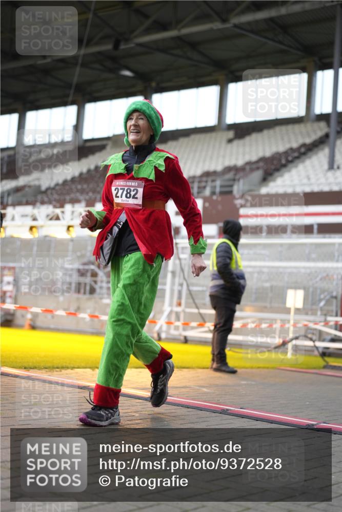 07.12.2025 - St. Pauli X-Mass-Run No. 15 Patografie http://msf.ph/oto/9372528 07.12.2025 11:54:29 Ziel 333, 1331, 1784, 2775, 2778, 2782, 2783, 3446 meine-sportfotos.de