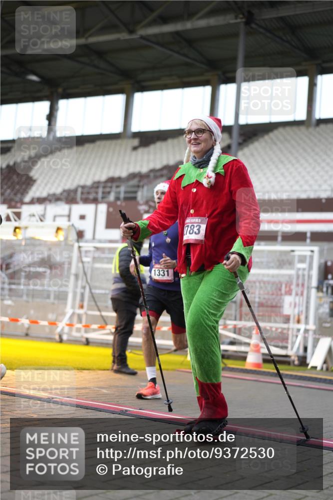 07.12.2025 - St. Pauli X-Mass-Run No. 15 Patografie http://msf.ph/oto/9372530 07.12.2025 11:54:31 Ziel 333, 1331, 1784, 2775, 2778, 2782, 2783, 3446 meine-sportfotos.de