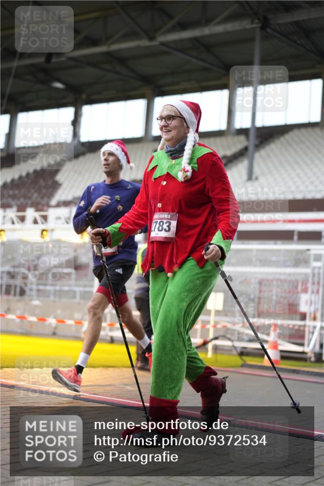 07.12.2025 - St. Pauli X-Mass-Run No. 15 Patografie http://msf.ph/oto/9372534 07.12.2025 11:54:31 Ziel 333, 1331, 1784, 2775, 2778, 2782, 2783, 3446 meine-sportfotos.de