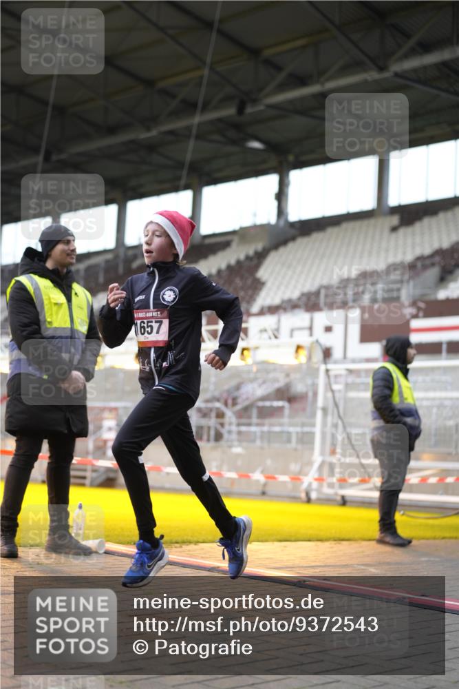 07.12.2025 - St. Pauli X-Mass-Run No. 15 Patografie http://msf.ph/oto/9372543 07.12.2025 11:55:00 Ziel 1657 meine-sportfotos.de