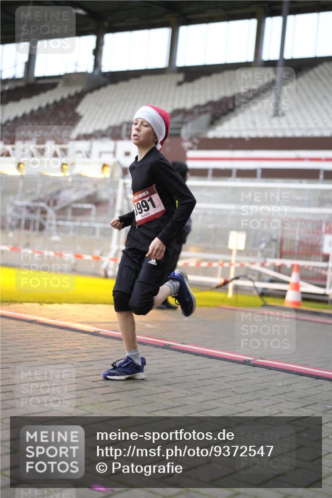 07.12.2025 - St. Pauli X-Mass-Run No. 15 Patografie http://msf.ph/oto/9372547 07.12.2025 11:55:08 Ziel 1448, 1657, 1720, 2671, 3991 meine-sportfotos.de