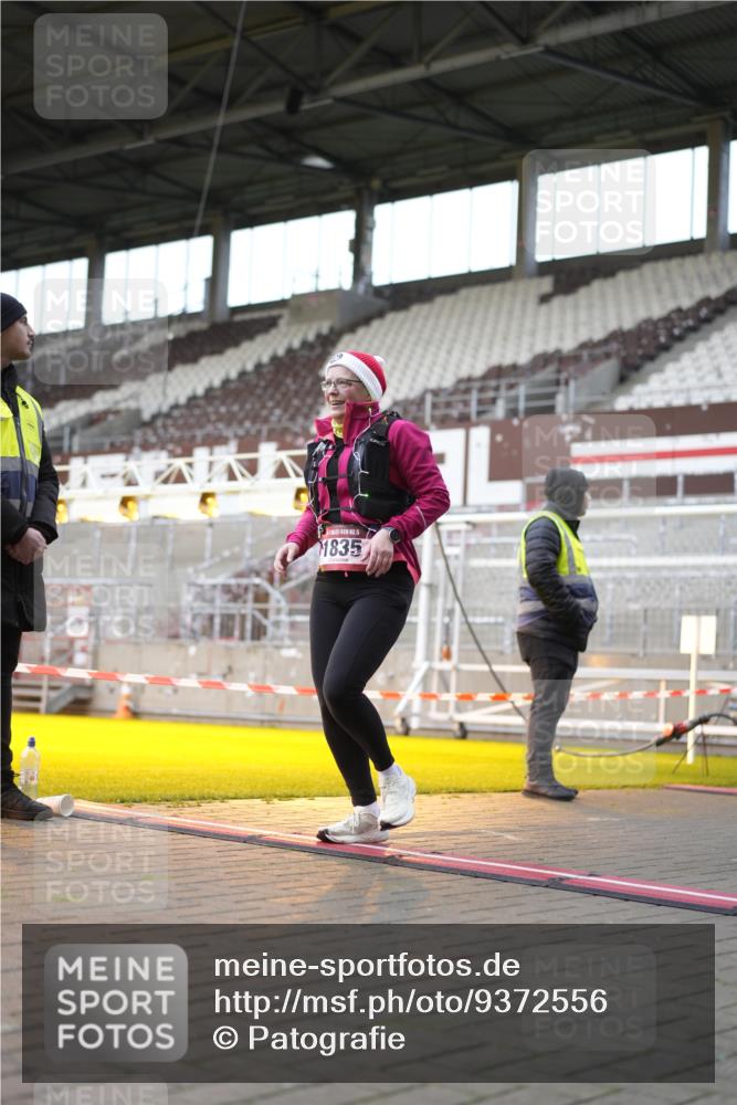 07.12.2025 - St. Pauli X-Mass-Run No. 15 Patografie http://msf.ph/oto/9372556 07.12.2025 11:55:22 Ziel 1448, 1720, 1835, 2671, 3611, 3991 meine-sportfotos.de